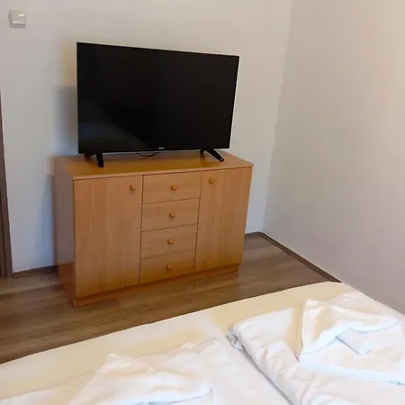 Friends - Promenade Emelet Apartman *