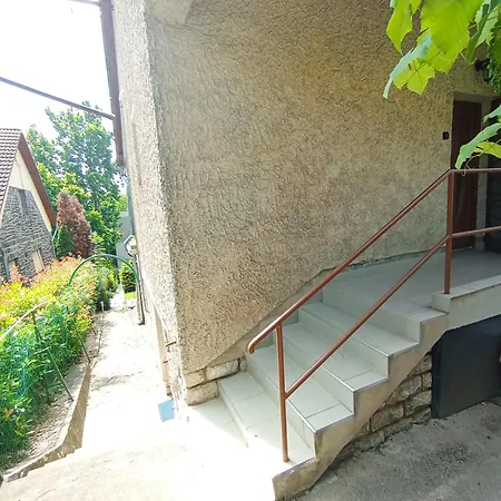 Friends - Promenade Emelet Apartment Balatonfured